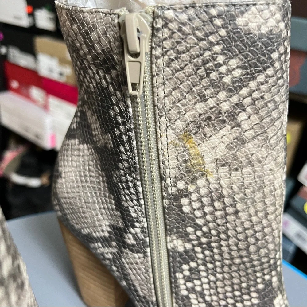 Carlos Santana stylish textured